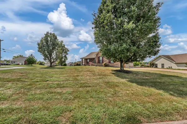 3656 Fieldstone Dr, Clarksville, TN 37040