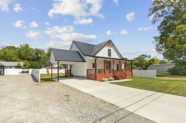 906 Davidson St, Tullahoma, TN 37388