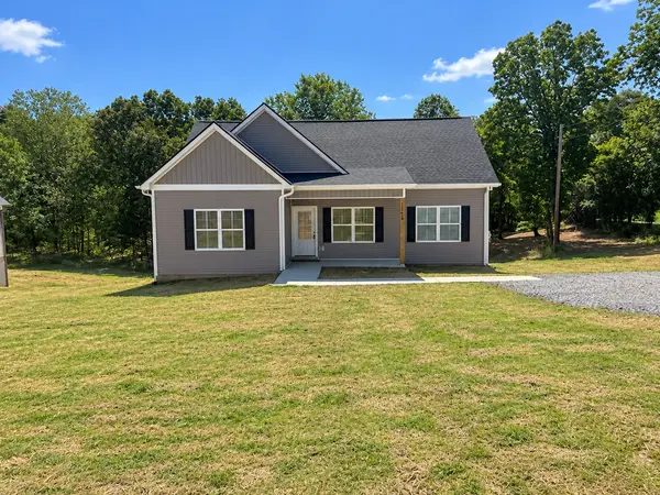 1260 Old County House Road, Charlotte, TN 37036