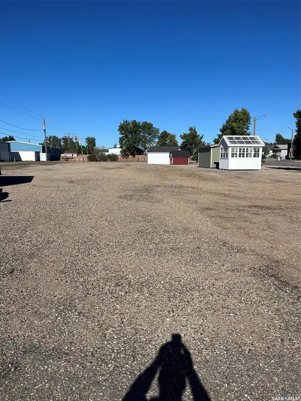 206 4th STREET, Estevan, SK S4A 2T6