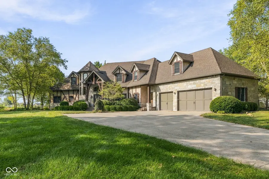 992 W Stones Crossing RD, Greenwood, IN 46143
