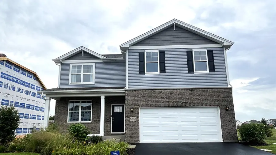 6253 Leinster LN, Tinley Park, IL 60477