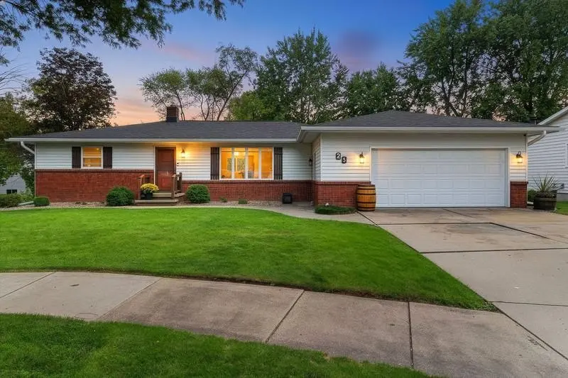 25 ST CHARLES PL, Little Chute, WI 54140