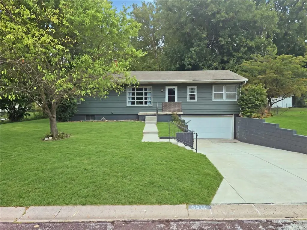 6612 W 85th ST, Overland Park, KS 66212