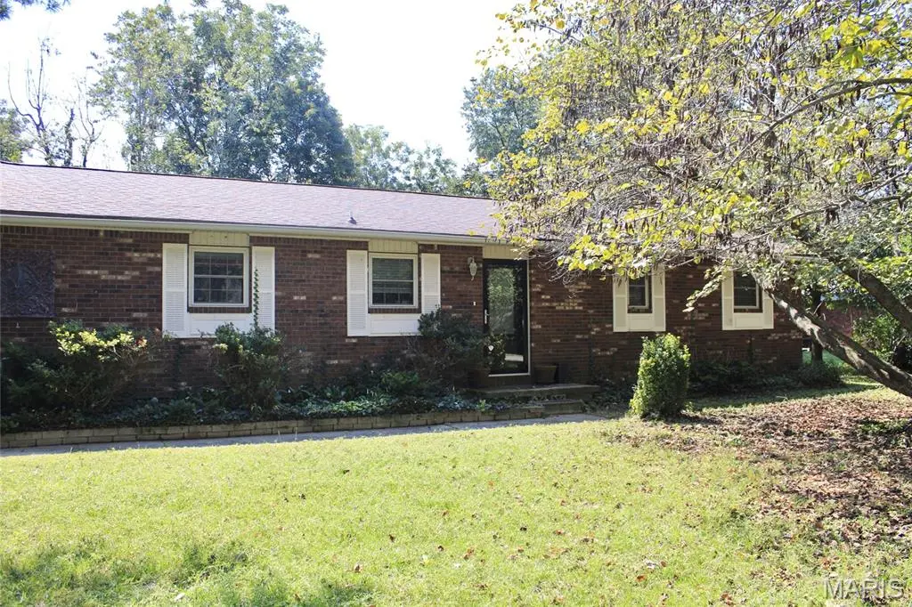 39741 Bernard RD, Malden, MO 63863