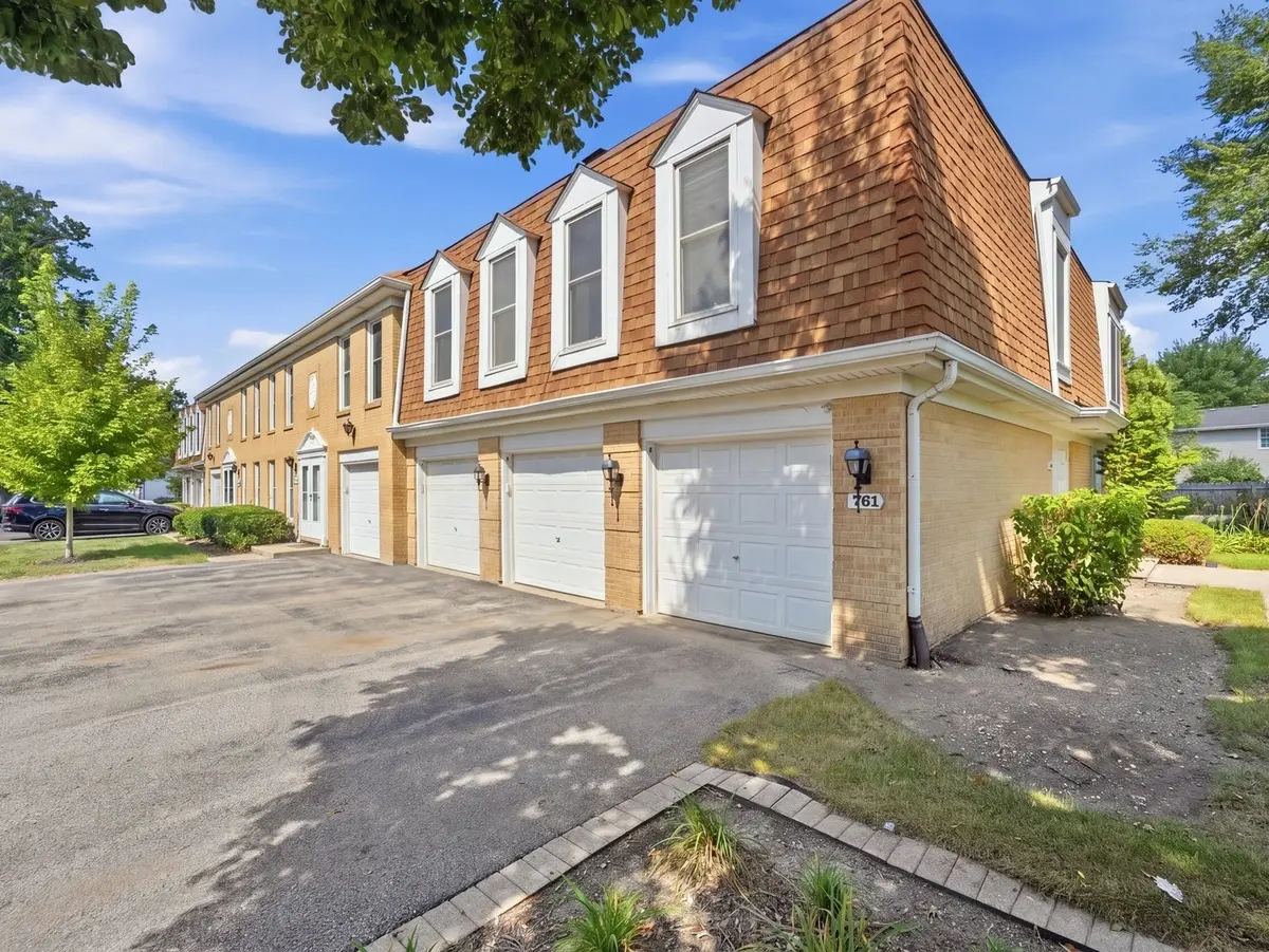 761 Garfield AVE #B, Libertyville, IL 60048