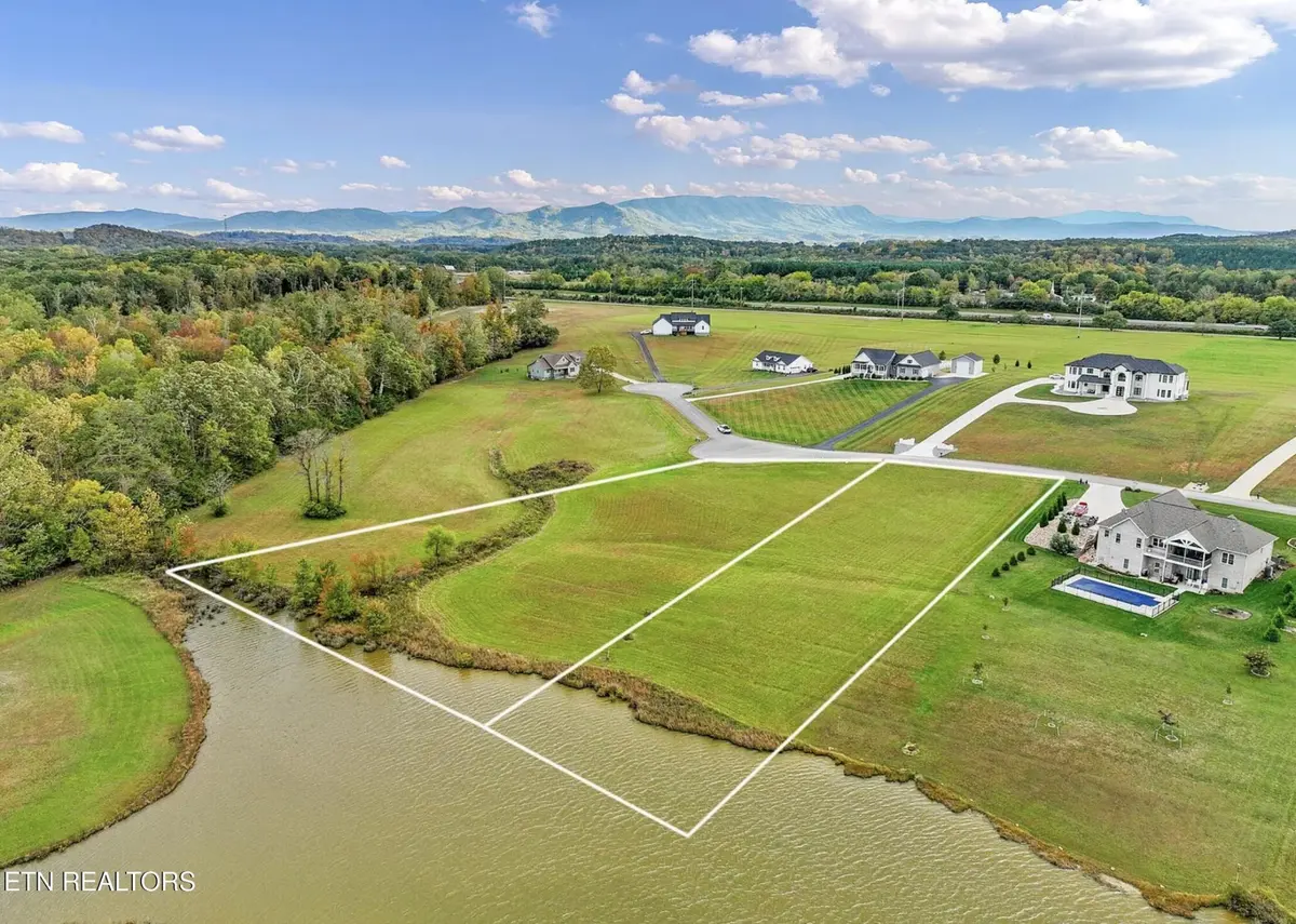 130131 Fair Meadow Drive, Dandridge, TN 37725