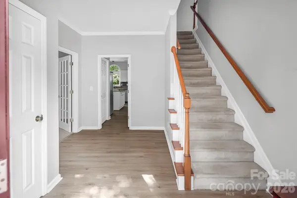 5016 Hickory Lake LN, Matthews, NC 28105