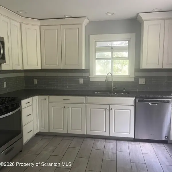 327 Melrose AVE, Clarks Summit, PA 18411