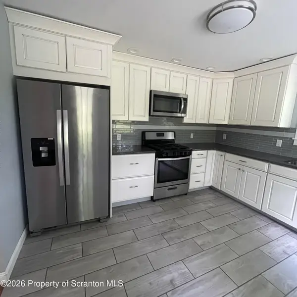 327 Melrose AVE, Clarks Summit, PA 18411