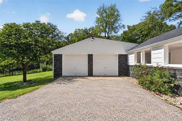 28 TLA Lake Shore DR, Lake Lotawana, MO 64086