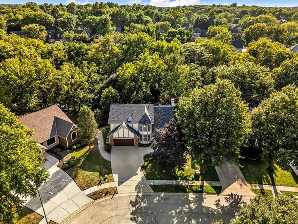 17507 W 113th ST, Olathe, KS 66061