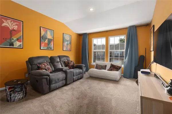 1181 N Martway DR #107, Olathe, KS 66061