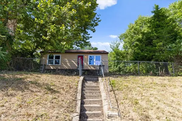1134 Merriam LN, Kansas City, KS 66103