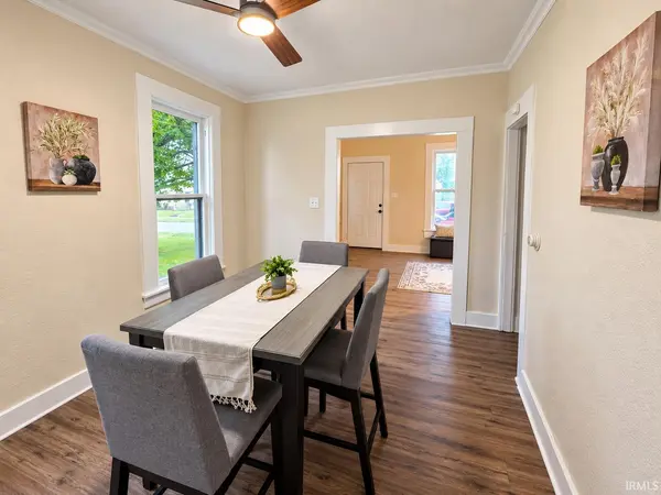 4102 Warsaw ST, Fort Wayne, IN 46806-1800