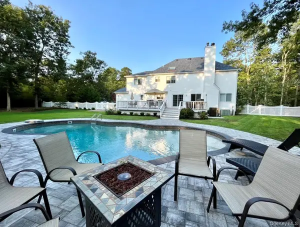 15 Silas Woods RD, Manorville, NY 11949