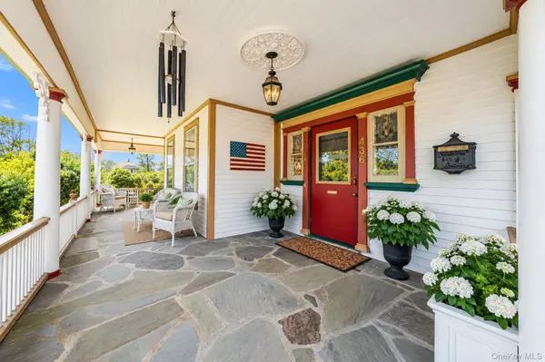 436 Bay AVE, East Patchogue, NY 11772