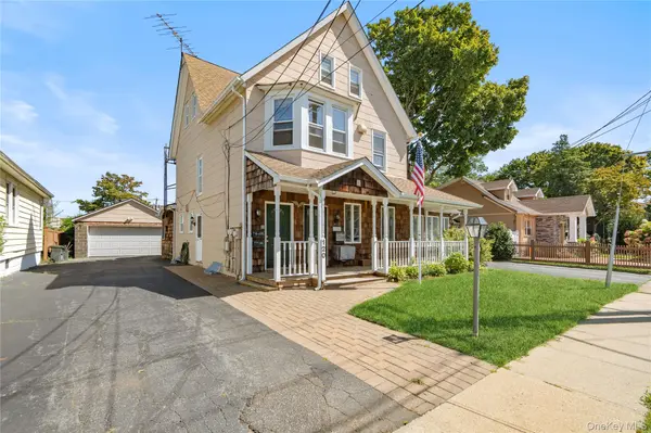 120 S High ST, Lindenhurst, NY 11757