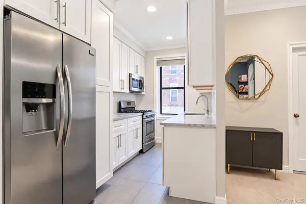21 Barstow RD #2D, Great Neck, NY 11021