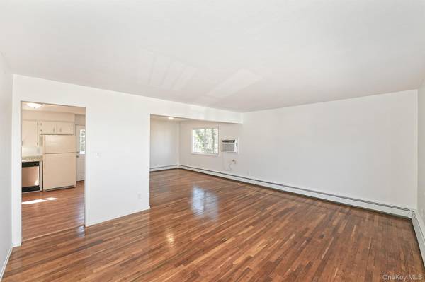 8 Harbor Hill RD #2nd Floor, Glen Cove, NY 11542
