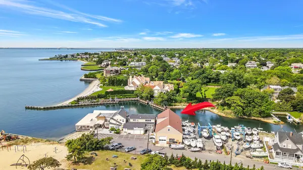 24 Cottage AVE, Bay Shore, NY 11706