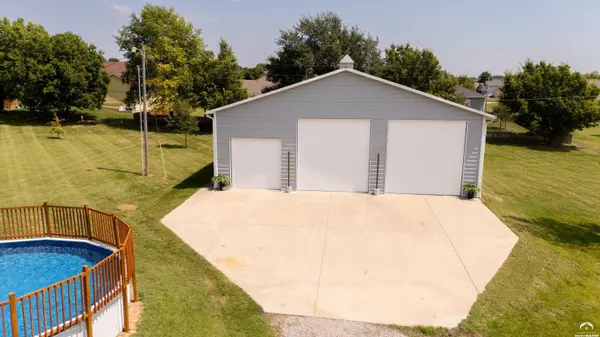 1210 E 2142 RD, Eudora, KS 66025