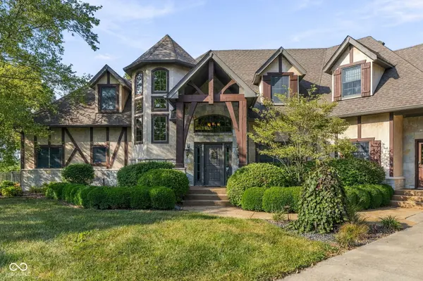 992 W Stones Crossing RD, Greenwood, IN 46143