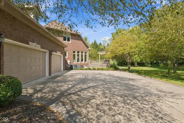 10598 Coppergate DR, Carmel, IN 46032