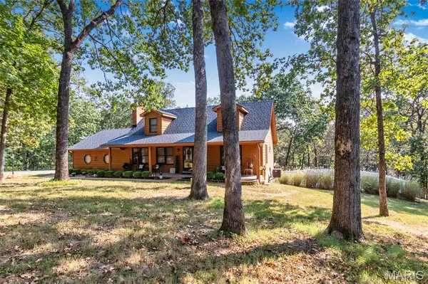 100 Hickory LN, Festus, MO 63028