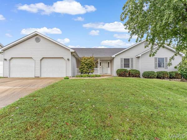 214 Osterhage DR, Waterloo, IL 62298