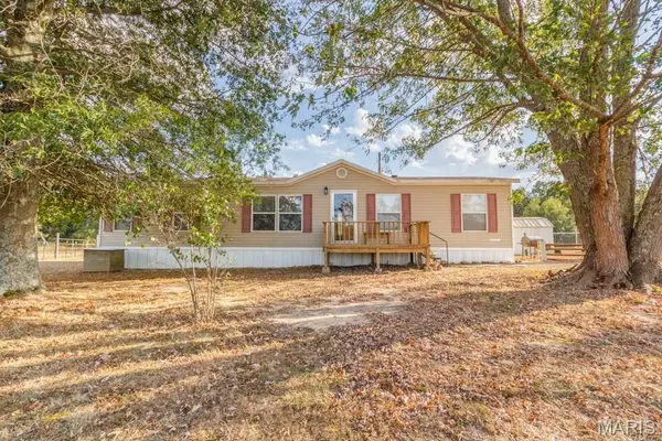 19926 Jasper RD, Lebanon, MO 65536