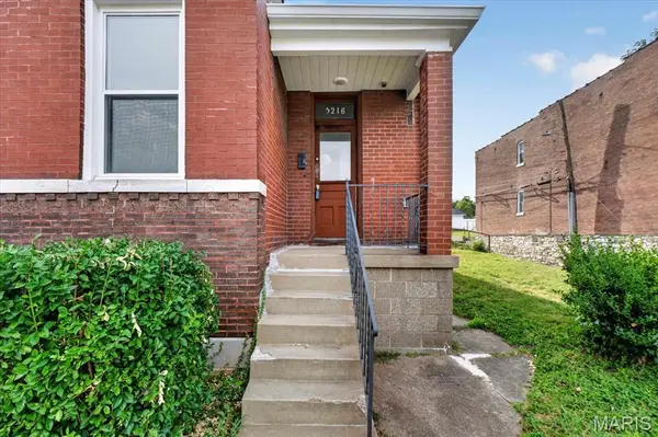 5216 Morganford RD, St Louis, MO 63116