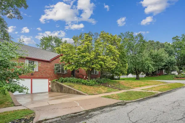 806 W Rusholme ST, Davenport, IA 52804