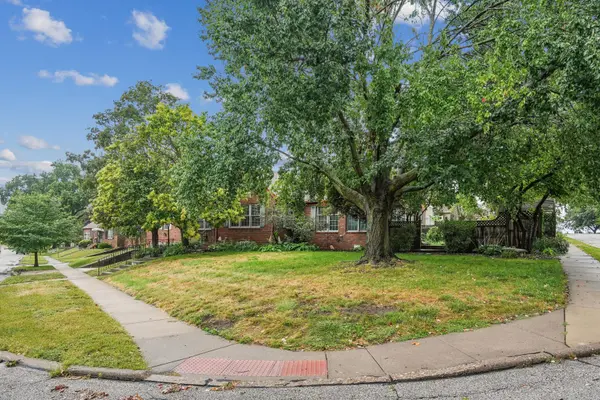 806 W Rusholme ST, Davenport, IA 52804