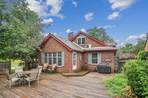 806 W Rusholme ST, Davenport, IA 52804