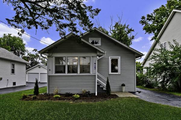 143 E Division ST, Villa Park, IL 60181