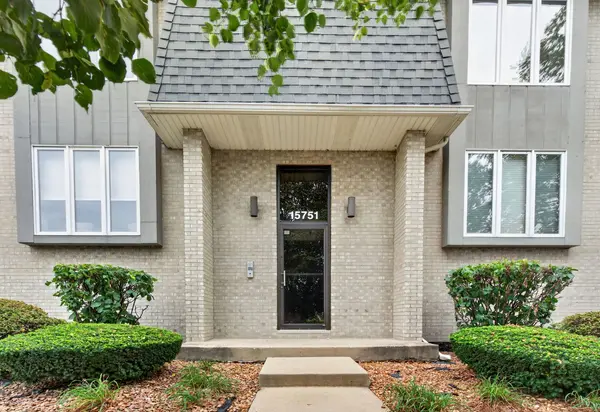 15751 S Ravinia AVE #2N, Orland Park, IL 60462