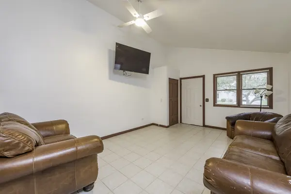 10395 W Illinois AVE, Beach Park, IL 60099
