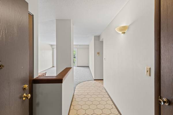 1738 Chicago AVE #803, Evanston, IL 60201
