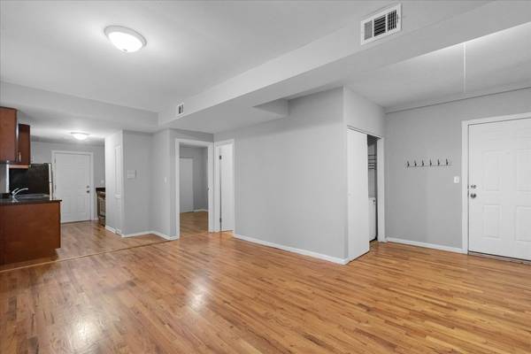 1464 W Ohio ST, Chicago, IL 60642