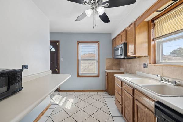 2868 W 84th ST, Chicago, IL 60652