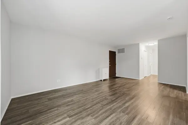 761 Garfield AVE #B, Libertyville, IL 60048