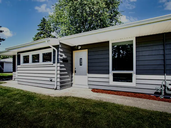 1911 N Hickory ST, Crest Hill, IL 60403