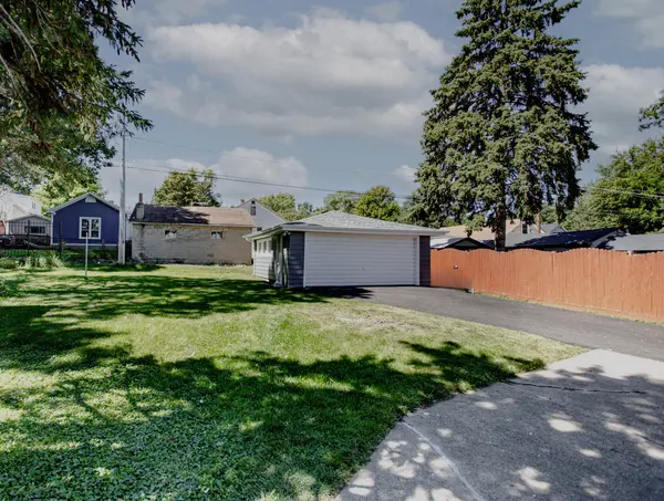 1911 N Hickory ST, Crest Hill, IL 60403
