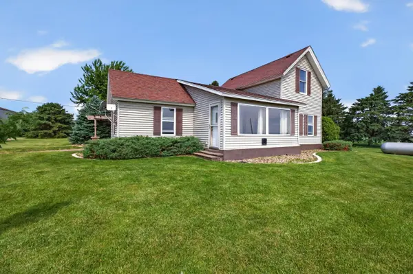 2996 Hwy 8, Dysart, IA 52224
