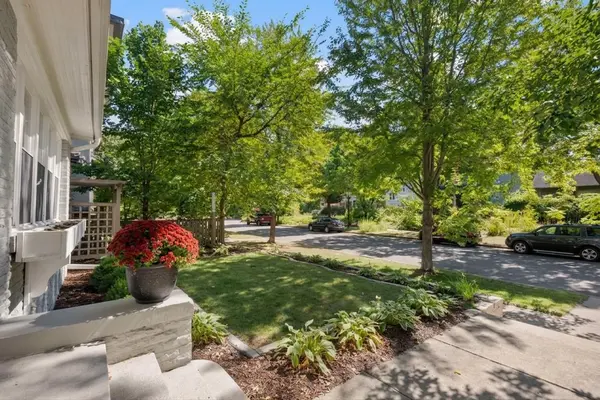 1055 Goodrich AVE, Saint Paul, MN 55105