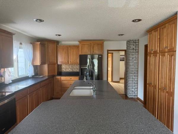28558 80th ST, Waseca, MN 56093