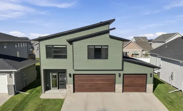 7327 Madelyn LN S, Fargo, ND 58104