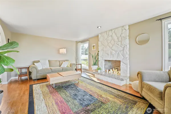 1112 N 38th ST, Renton, WA 98056