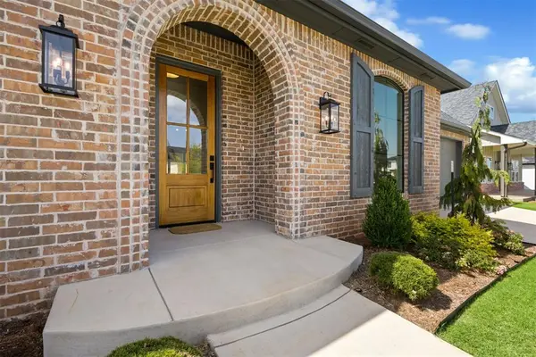 12805 Cobblestone Curve RD, Oklahoma City, OK 73142